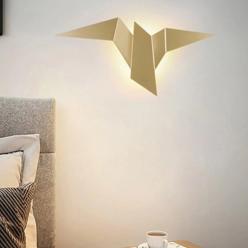 NordFjäder Vägglampa – Fågelformad LED Väggbelysning med Varmt Sken