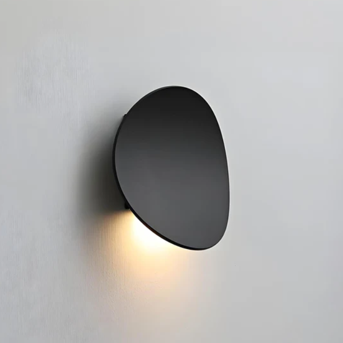 Dusk Vägglampa – Modern LED Väggbelysning i Aluminium för Inomhusbruk