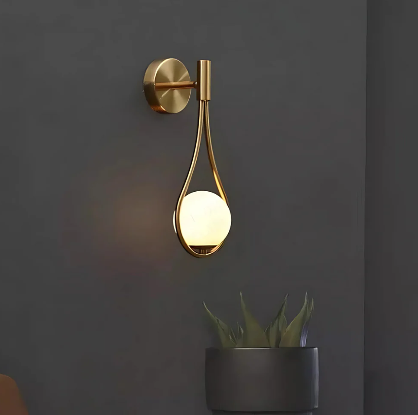 Gouttelettes Vägglampa – Dimmbar Designlampa i Glas och Metall för Inomhusbruk