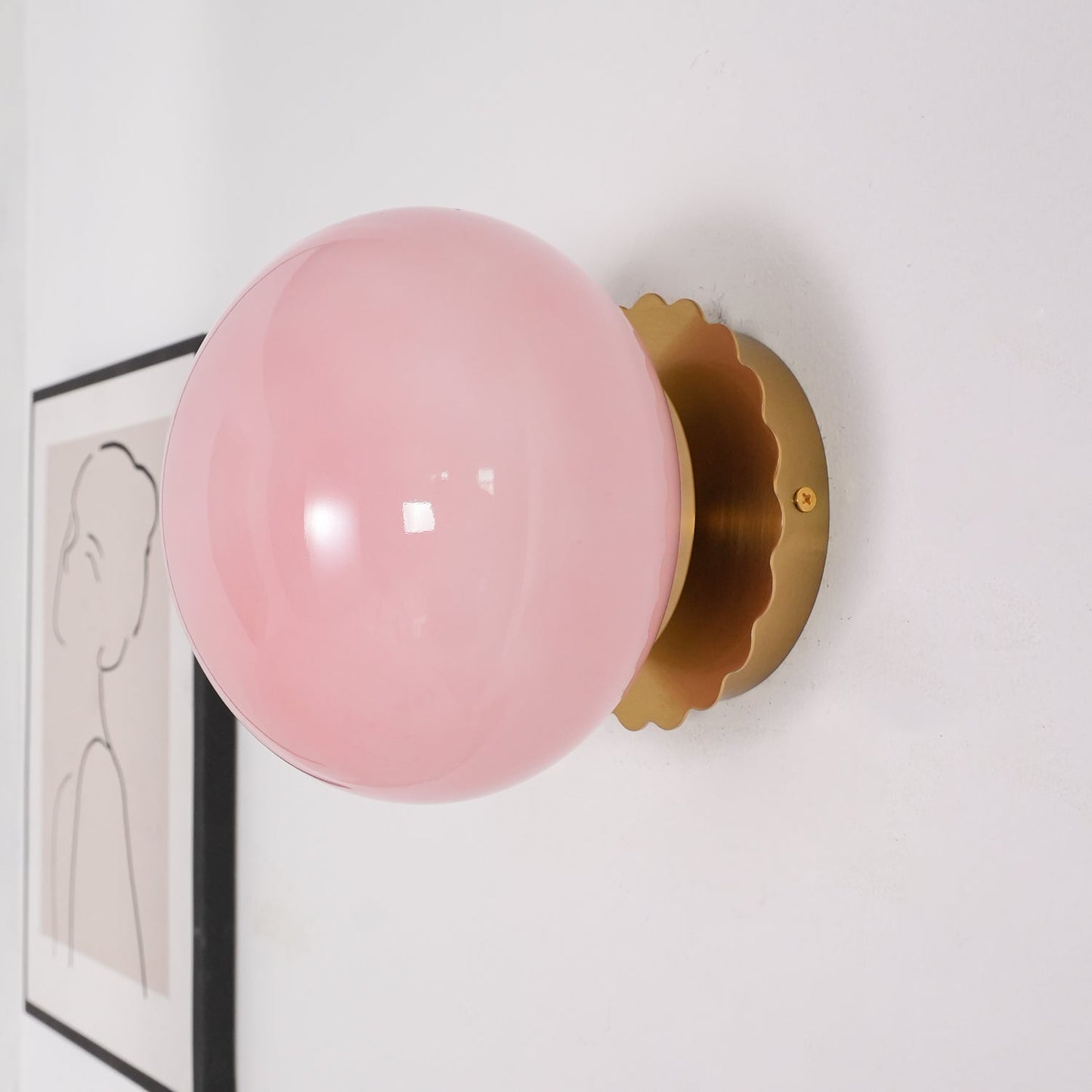 LjusHarmoni Vägglampa – Elegant Vägglampa i Glas och Metall för Mjuk Belysning