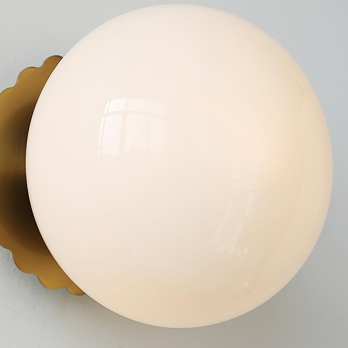 LjusHarmoni Vägglampa – Elegant Vägglampa i Glas och Metall för Mjuk Belysning