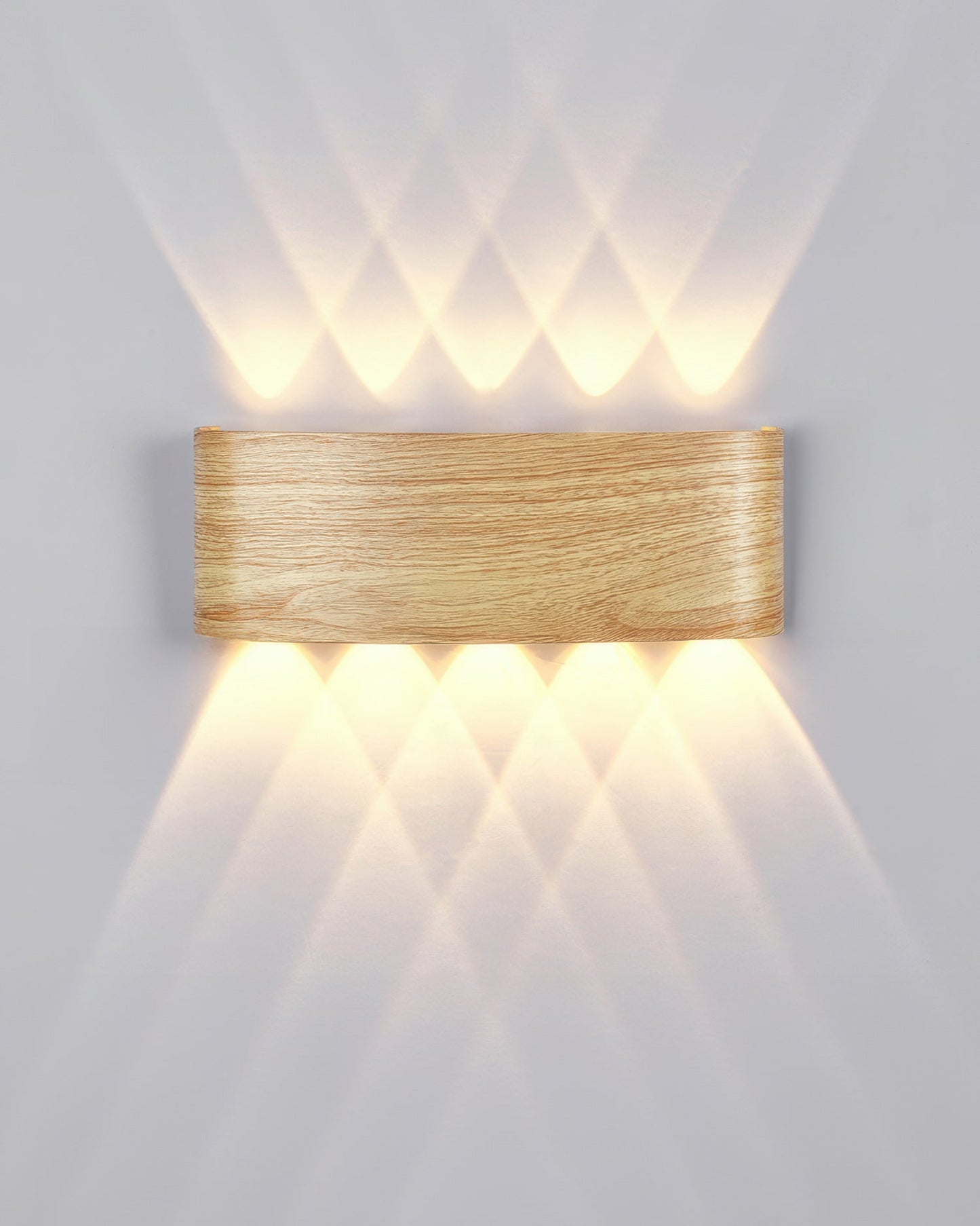 WoodGlow Vägglampa – Väderbeständig Utomhuslampa med Träeffekt och Mjuk LED-belysning