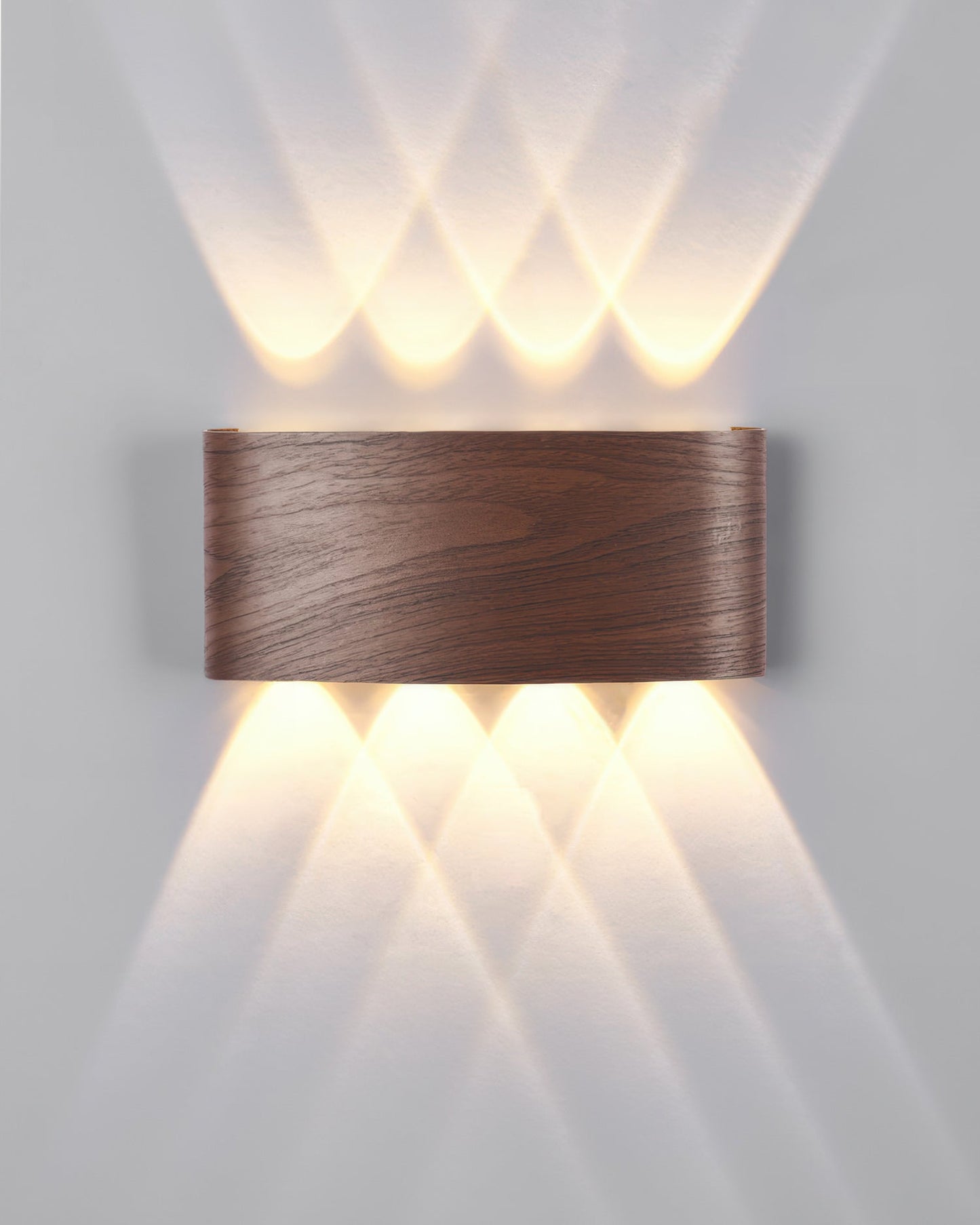 WoodGlow Vägglampa – Väderbeständig Utomhuslampa med Träeffekt och Mjuk LED-belysning
