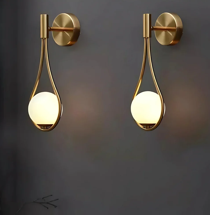 Gouttelettes Vägglampa – Dimmbar Designlampa i Glas och Metall för Inomhusbruk