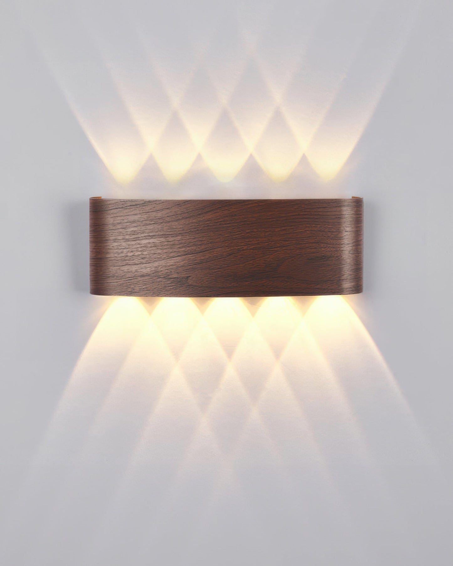 WoodGlow Vägglampa – Väderbeständig Utomhuslampa med Träeffekt och Mjuk LED-belysning